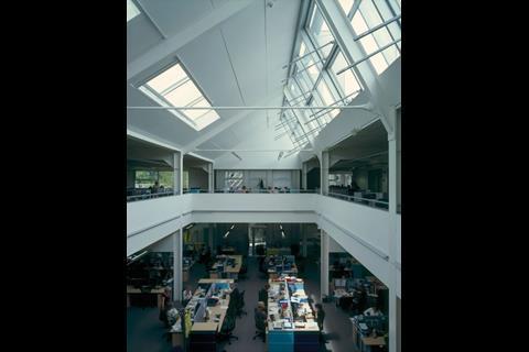 In the open-plan council offices, three oblong atriums supply daylight, give a spacious ambience and encourage staff interaction